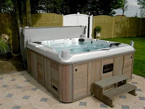 Amerikaanse Jacuzzi 6 persoons te koop - 1