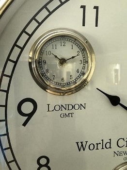 Wereld tijd klok, chromen uitvoering met 4 uurwerken- klok - 2