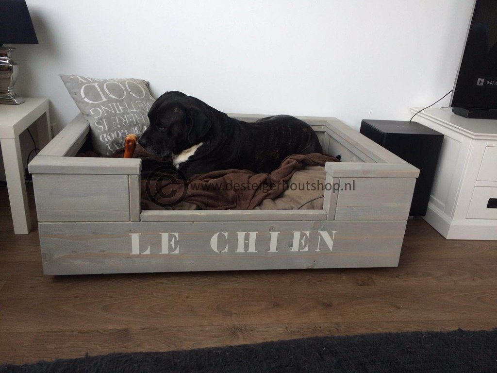 Veilige steigerhouten hondenmand, model Mango - Afbeelding 2