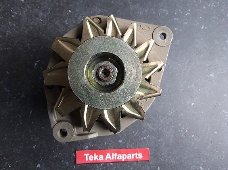 Renault Trucks Dynamo Alternator Valeo 436348 / A14N3T / 2100894 / A020 / NOS - 1