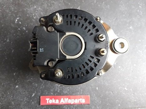 Renault Trucks Dynamo Alternator Valeo 436348 / A14N3T / 2100894 / A020 / NOS - 5