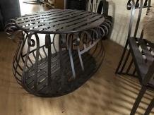 Mooie zware en degelijke metalen tafel met stoel, donkerbruin. - 5
