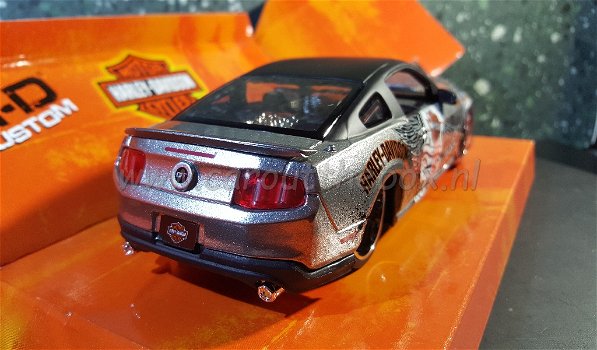 Ford Mustang GT Harley Davidson 1:24 Maisto - 3