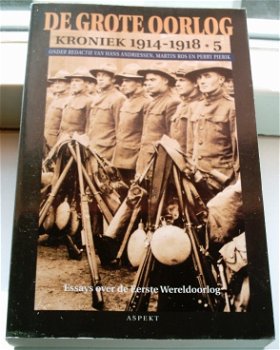 De Grote Oorlog kroniek 1914-1915 deel 5, ISBN 9059111990. - 0