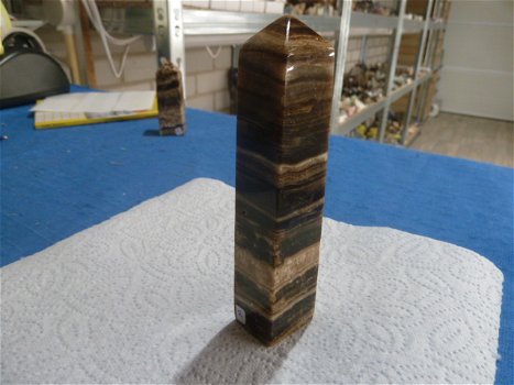 Obelisk chocolade Aragoniet (02) - 0