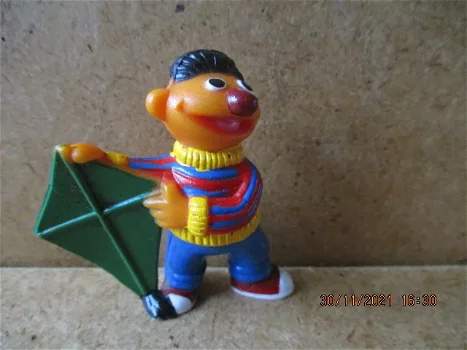 ad1354 sesamstraat / muppets poppetje 10 - 0