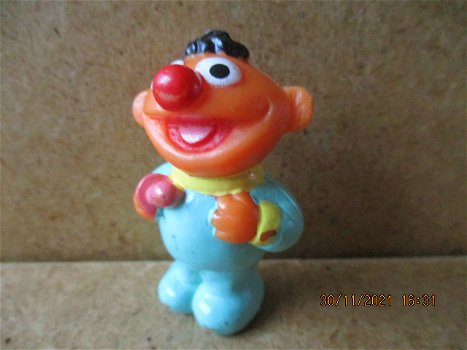 ad1360 sesamstraat / muppets poppetje 16 - 0