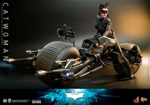 Hot Toys The Dark Knight Triology Catwoman MMS627 - 3