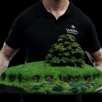 Weta LOTR Bag End on the Hill Limited Edition - 3