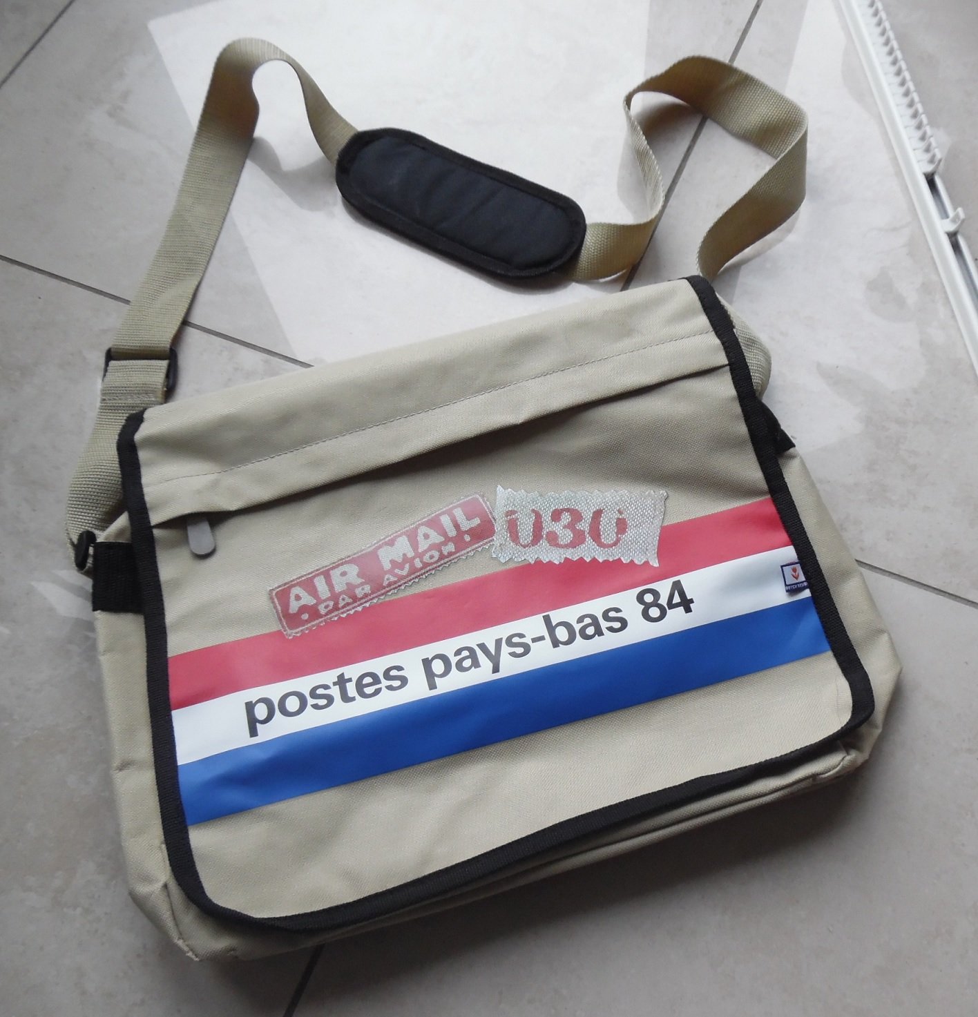 Beige polyester PTT Post schoudertas met flap en rits. - nr. 1