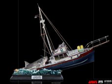 Iron Studios Jaws Attack diorama