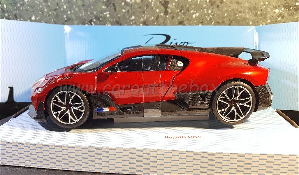 Bugatti Divo rood 1:18 Bburago - 0