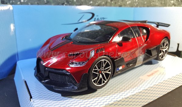 Bugatti Divo rood 1:18 Bburago - 2