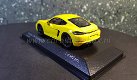 Porsche 718 Cayman GTS geel 1:43 Minichamps - 2 - Thumbnail