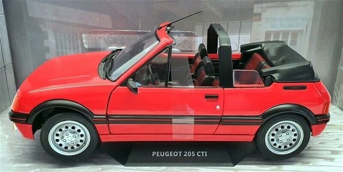 1:18 Solido 1989 Peugeot 205 CTI Cabriolet rood - 2