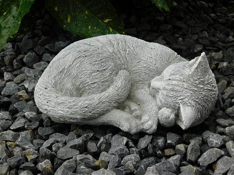 Slapende kat , poes, stenen dierenfiguur ,kat ,poes - 2