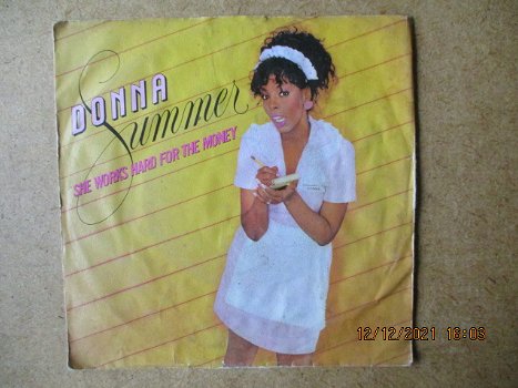 a4520 donna summer - she works hard for the money - 0