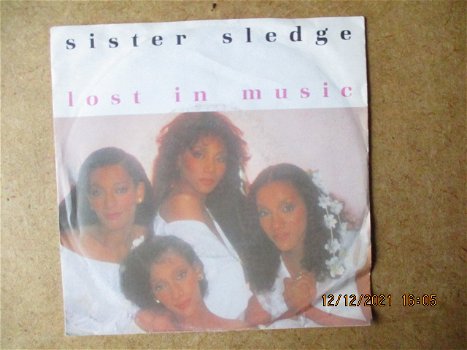 a4543 sister sledge - lost in music - 0