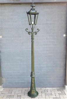 Klassieke lantaarn Barcelona ,  buitenlamp ,alu groen, 275cm