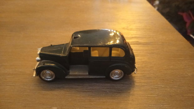 Vintage 1/43 Ertl FX3 London Taxi - 0