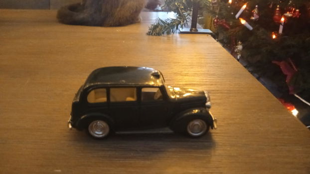 Vintage 1/43 Ertl FX3 London Taxi - 2