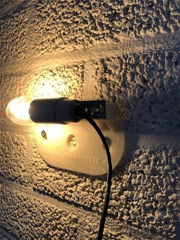 Mooie strakke wandlamp in wit terracotta steen, klassiek - 2