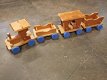 Leuke houten trein - 0 - Thumbnail