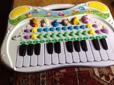 Dieren kinderpiano  - met veel verschillende geluiden,o.a. Dieren 