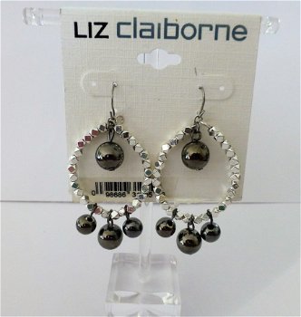 Nieuwe oorbellen van Liz Claiborne - 0