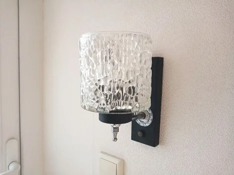 Vintage wandlampje met geribbeld glas - 0