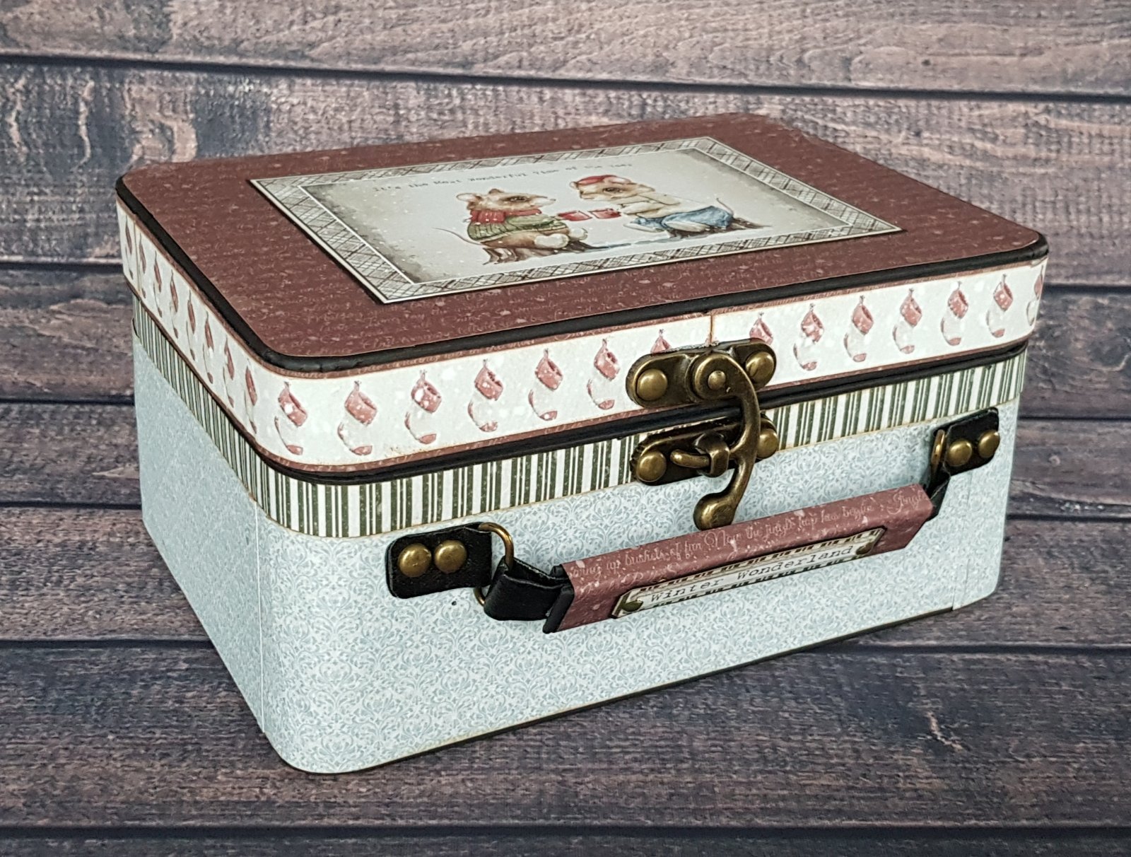 winter tales mini album in a suitcase finished project - nr. 1