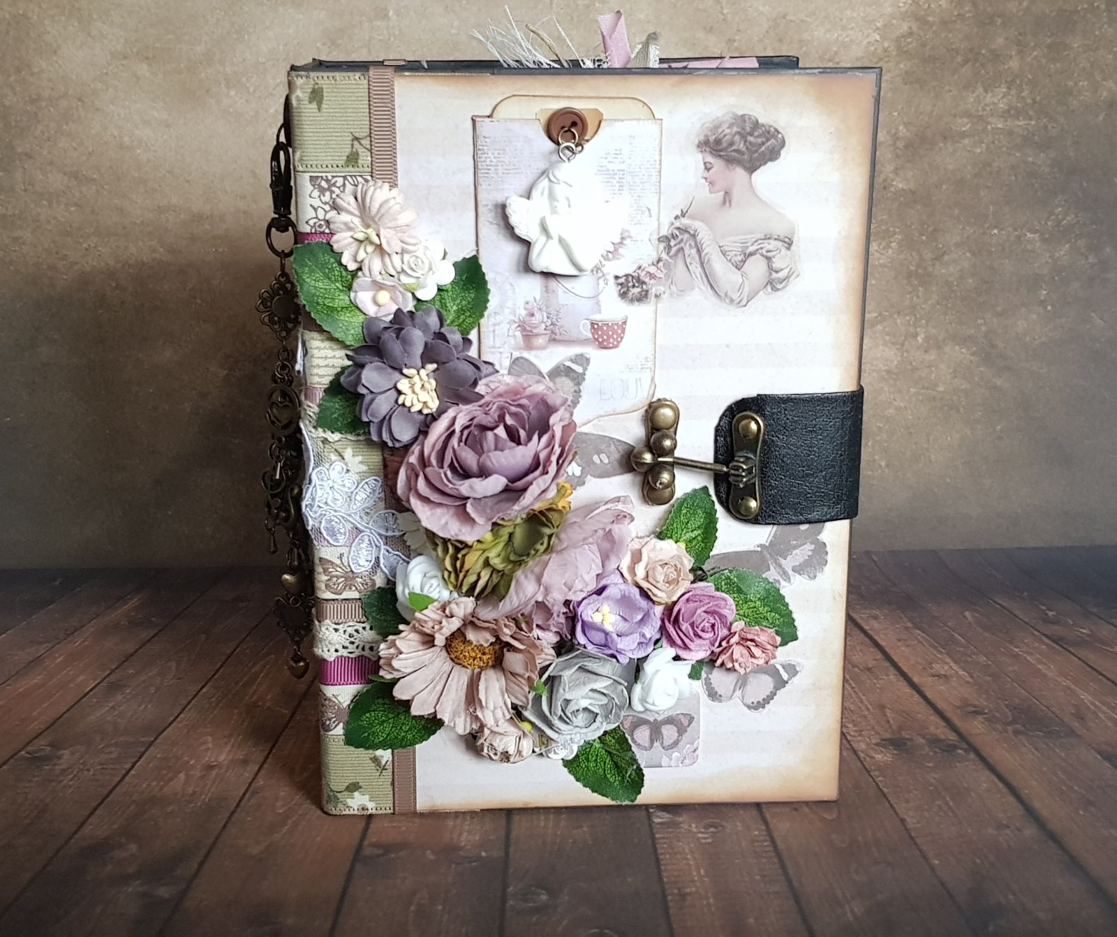 chic lady junk journal with a twist finished project - Afbeelding 4