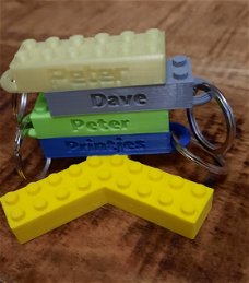 Lego sleutelhanger met naam en ring van 25mm incl.verzenden