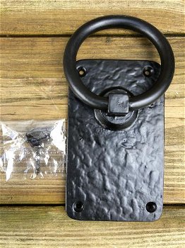 Rustieke ring als deursluiter-zwart gecoat metaal. - 6