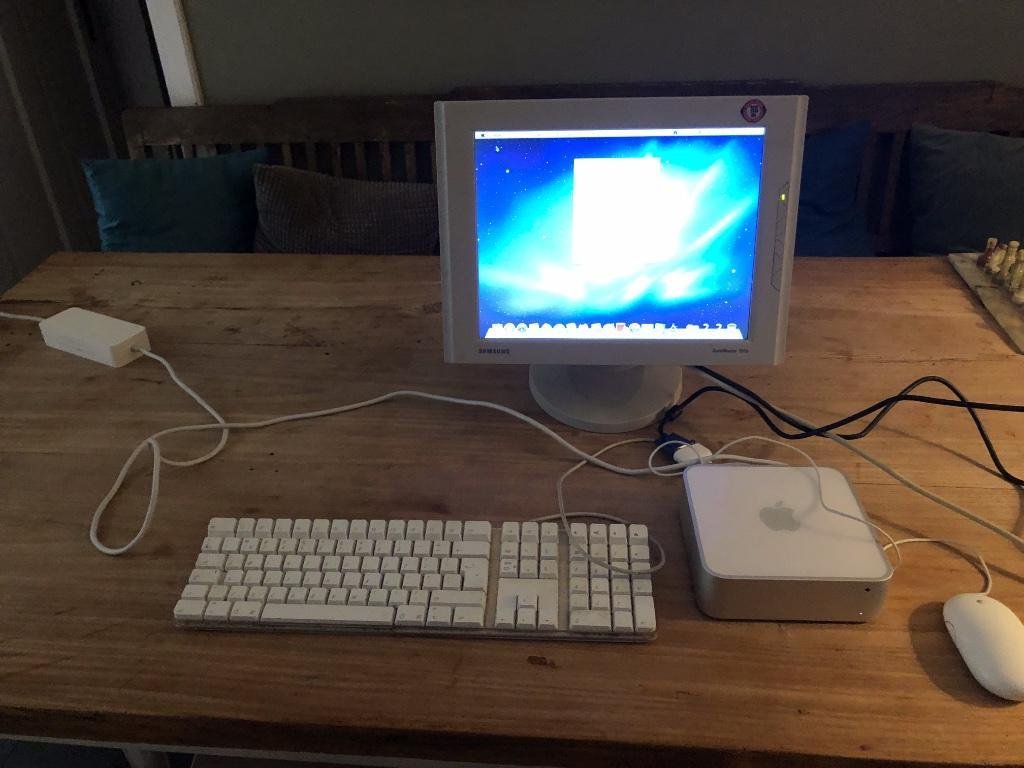 Mac Mini 2,1 Intel Core 2 Duo YM8102JTYL2 met 2 Ghz en 15 Inch Samsung Lcd Enz. - Afbeelding 2