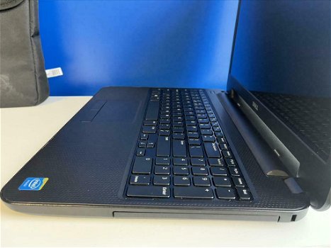 Dell Laptop 256GB SSD 4GB Geheugen GRATIS LAPTOP TAS - 0