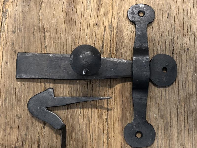Uniek en rustiek ontworpen valslot, op uw houten deur - Afbeelding 2