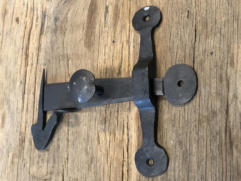 Uniek en rustiek ontworpen valslot, op uw houten deur - Afbeelding 4