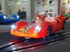 ORANJE NR 6  FLEISCHMANN FORD LOTUS 40 MET LED VERLICHTING!