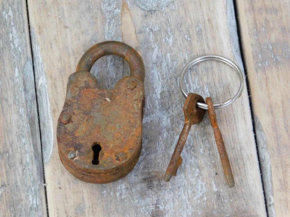 Vriendschaphangslot, Antiek voor sloten, hangslot ijzer - Afbeelding 4