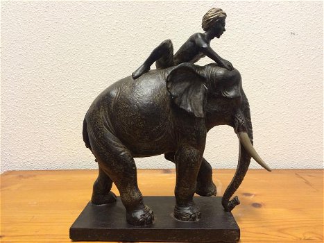 1 Skulptur olifant met ruiter, Polystein - 1