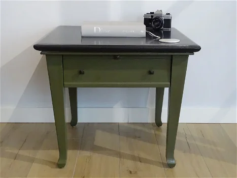 Salontafel / bijzet tafel zwart/groen gelakt (Up-cycled) - 0