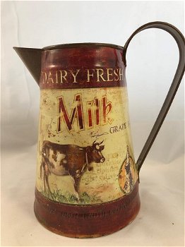 Melkkannetje met koe , vintage , blik als een bloemenvaas - 0