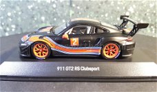 Porsche 911 GT2 Clubsport 1:43 Spark