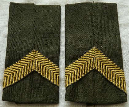Rang Onderscheiding, Gevechtstenue, Korporaal, Koninklijke Landmacht, jaren'70/'80.(Nr.10) - 0