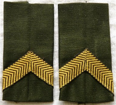 Rang Onderscheiding, Gevechtstenue, Korporaal, Koninklijke Landmacht, jaren'70/'80.(Nr.10) - 1