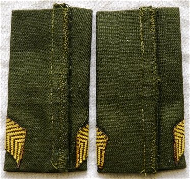 Rang Onderscheiding, Gevechtstenue, Korporaal, Koninklijke Landmacht, jaren'70/'80.(Nr.10) - 3