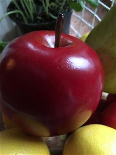 Prachtig echt lijkende appel, zie de foto-fruit