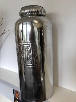 Vaas aluminium XL, zilver-look, met inscriptie, zeer fraai. - 1