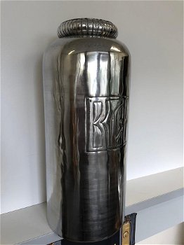 Vaas aluminium XL, zilver-look, met inscriptie, zeer fraai. - 3